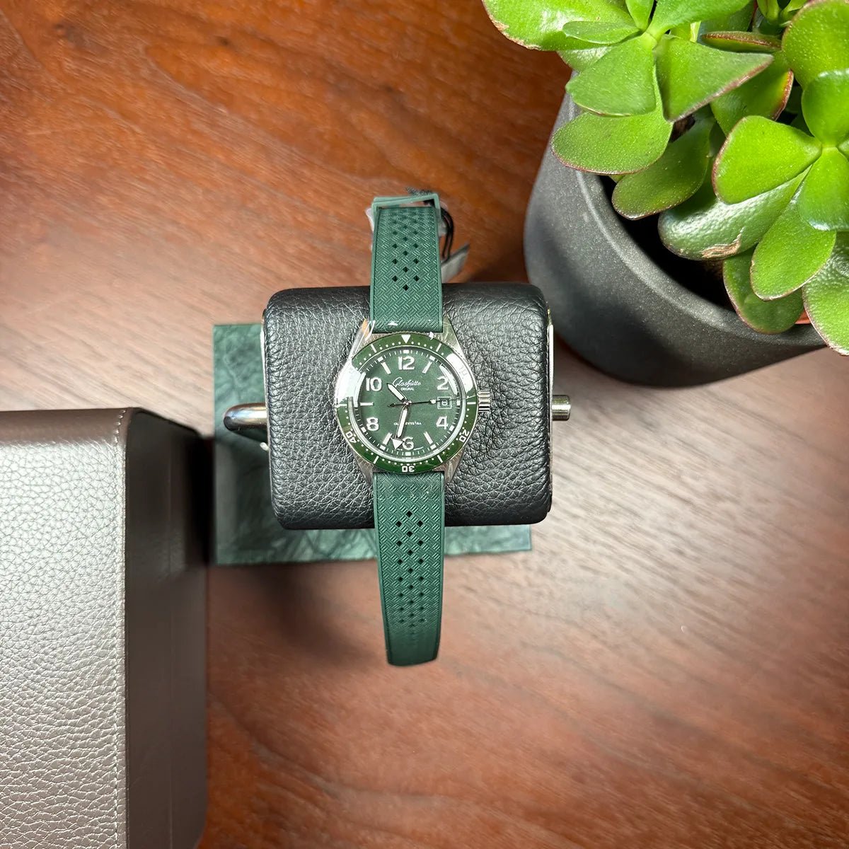 Glashütte Original SeaQ Green Dial 39,5mm Saphire Caseback - Duci Watches