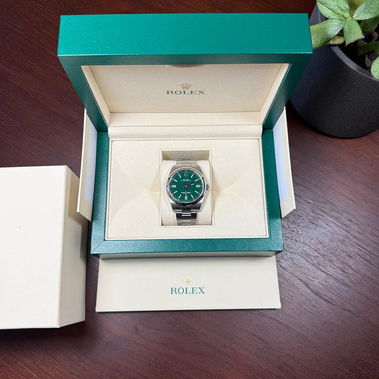 Rolex Oyster Perpetual 41 Full Set green - Duci Watches