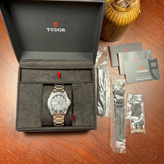 Tudor Pelagos Black Dial 42mm Titan - Duci Watches