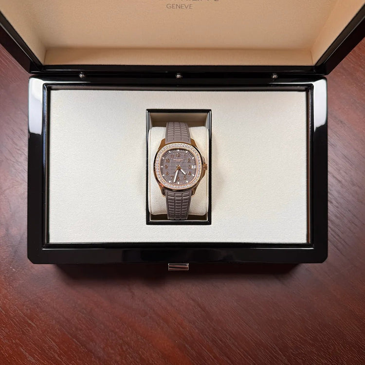 Patek Philippe Aquanaut Rosegold Diamonds - Duci Watches