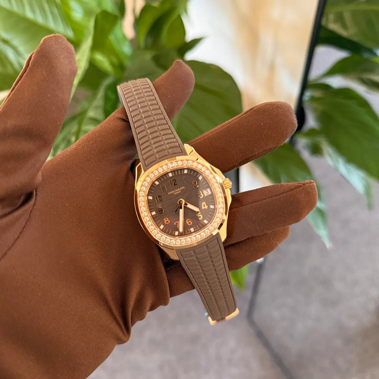 Patek Philippe Aquanaut Rosegold Diamonds - Duci Watches