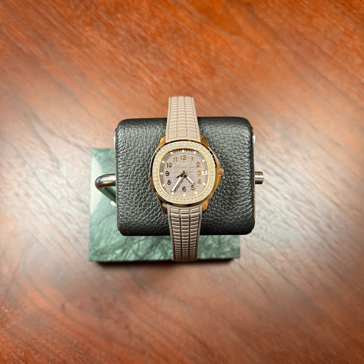 Patek Philippe Aquanaut Rosegold Diamonds - Duci Watches