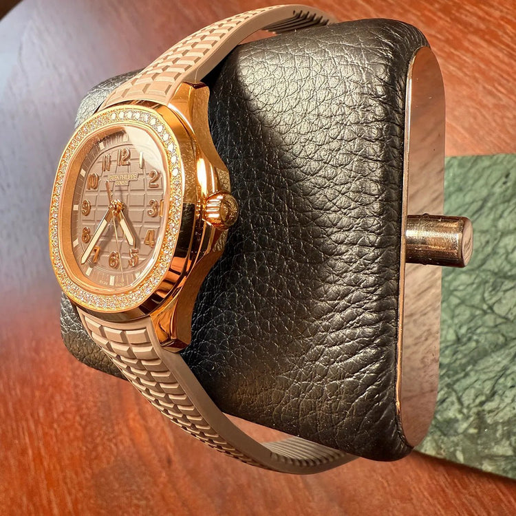 Patek Philippe Aquanaut Rosegold Diamonds - Duci Watches