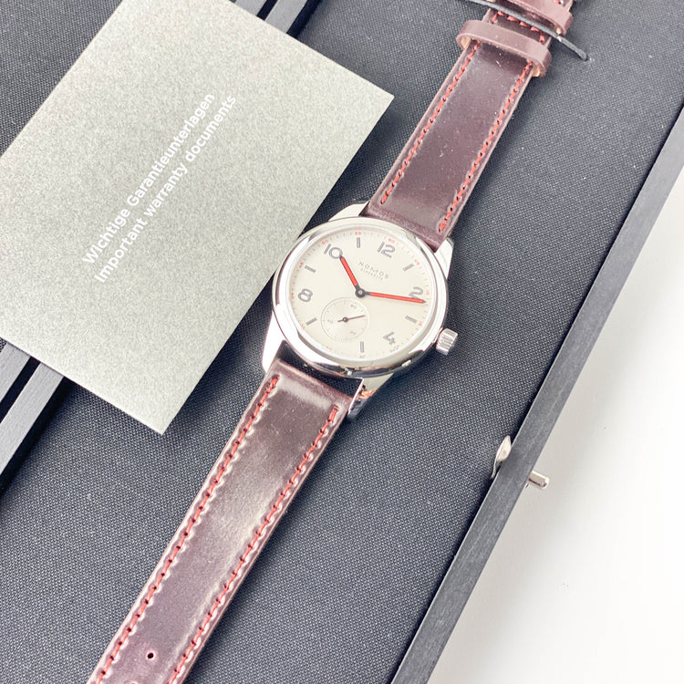 Nomos Club White 36mm - 701