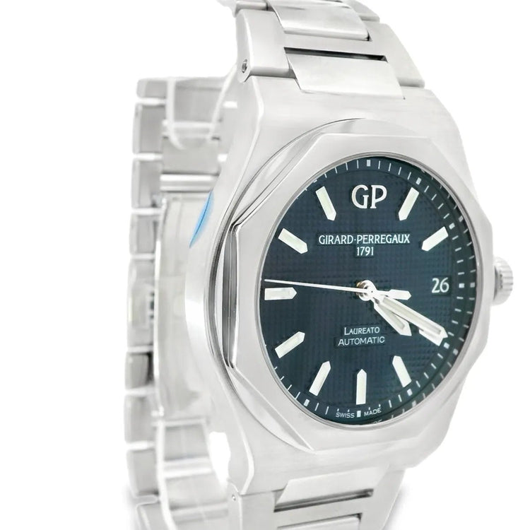 Girard Perregaux Laureato Blue Dial 42mm - Duci Watches