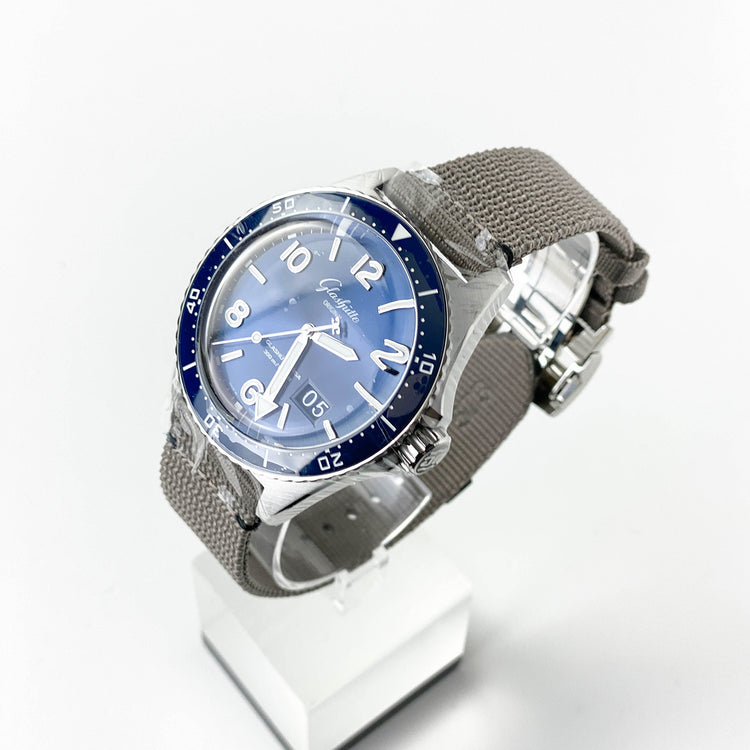 Seaq Panorama Date Blau Dial 43mm Textilband Faltschließe