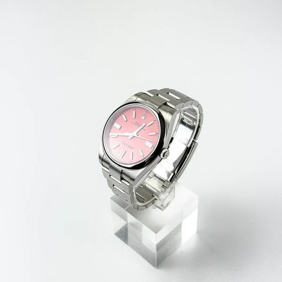 Oyster Perpetual 41 Coral Red - Duci Watches