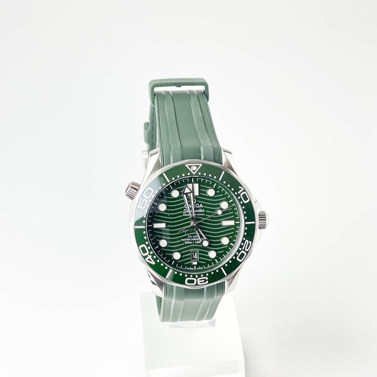 Omega Seamaster Diver 300 M Master Chronometer Grün 42mm