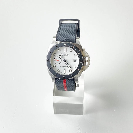 Submersible Luna Rossa White Dial 42mm - Duci Watches