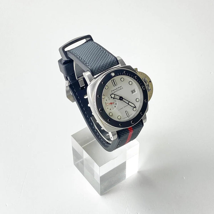 Submersible Luna Rossa White Dial 42mm - Duci Watches