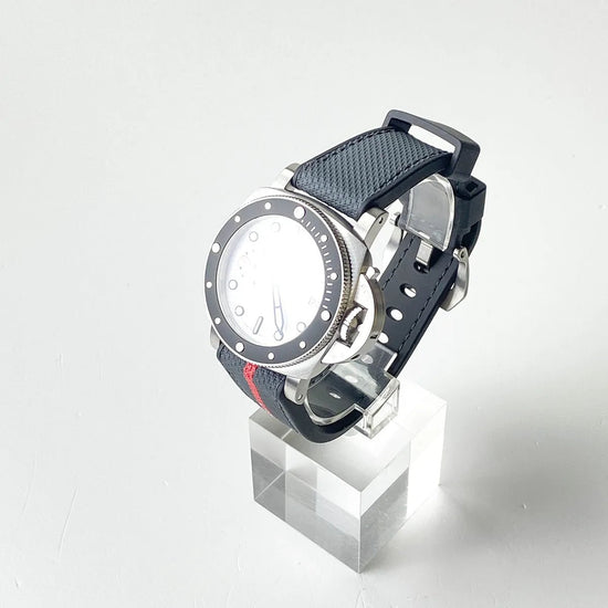 Submersible Luna Rossa White Dial 42mm - Duci Watches